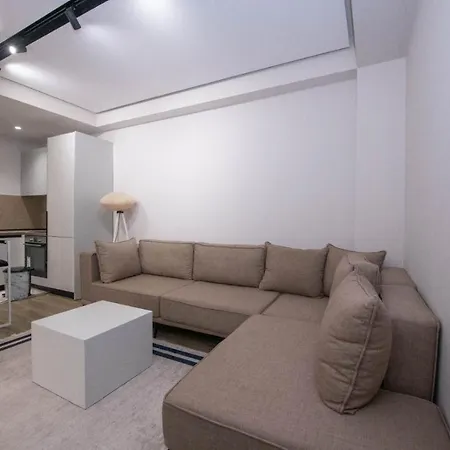 Kapllani Apartment *