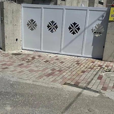 Kapllani Apartment